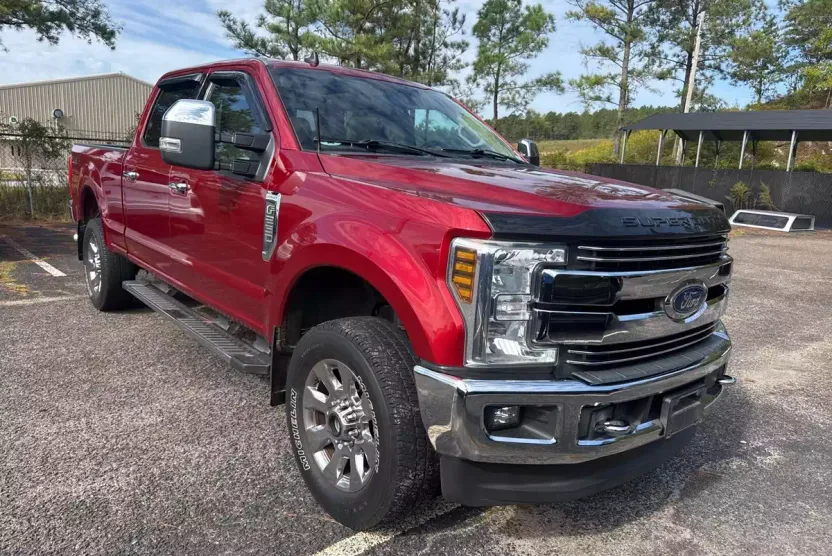 2019 Ford F-250 Lariat photo 1