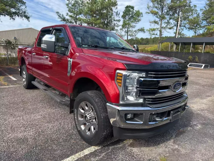 2019 Ford F-250 Lariat photo 1