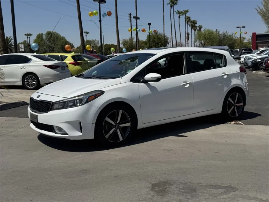 2017 Kia Forte EX photo 1