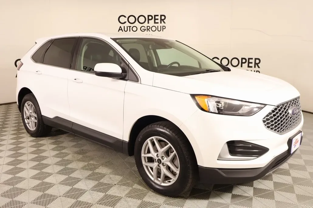 2024 Ford Edge SEL photo 1