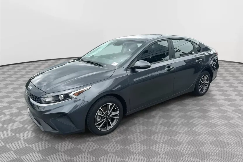 2024 Kia Forte LXS photo 1
