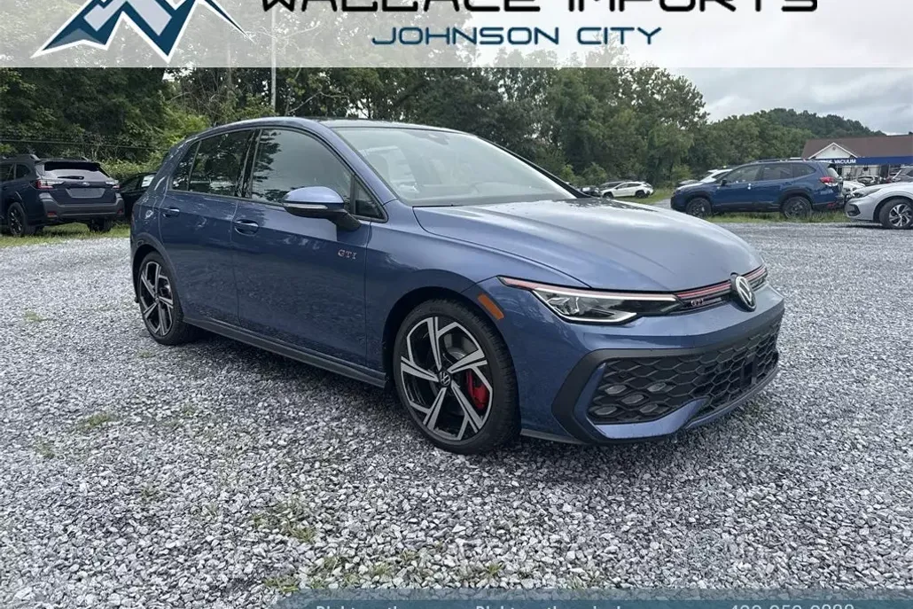 2025 Volkswagen Golf GTI SE photo 1