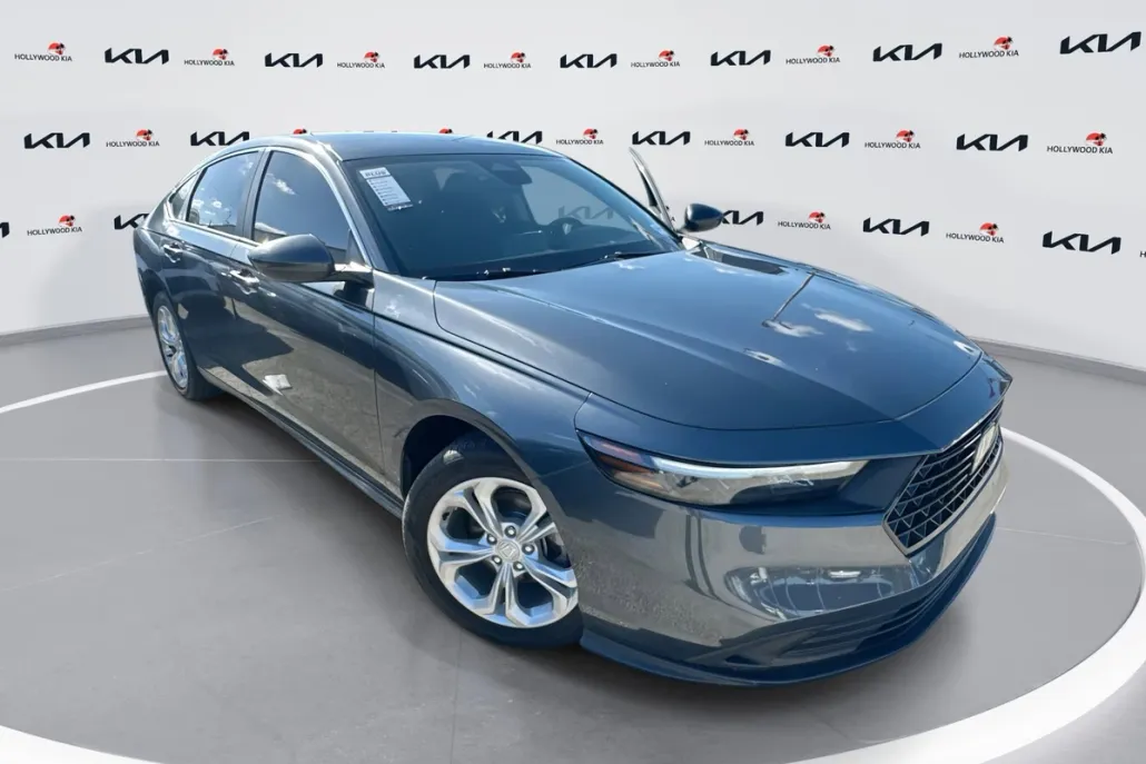 2023 Honda Accord LX photo 1