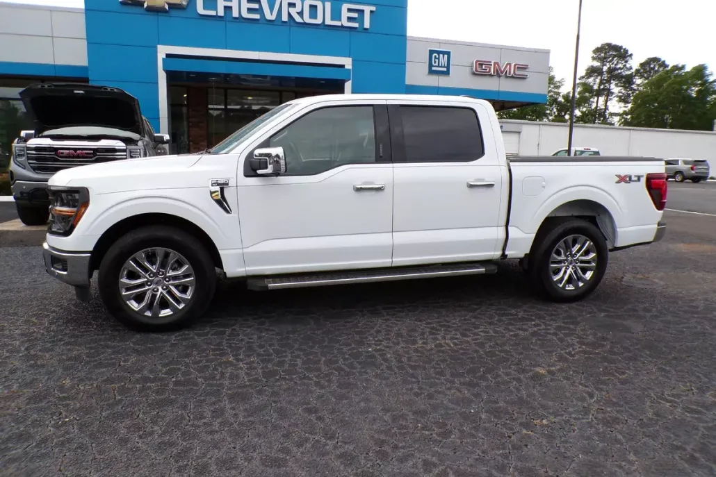 2024 Ford F-150 XLT photo 1