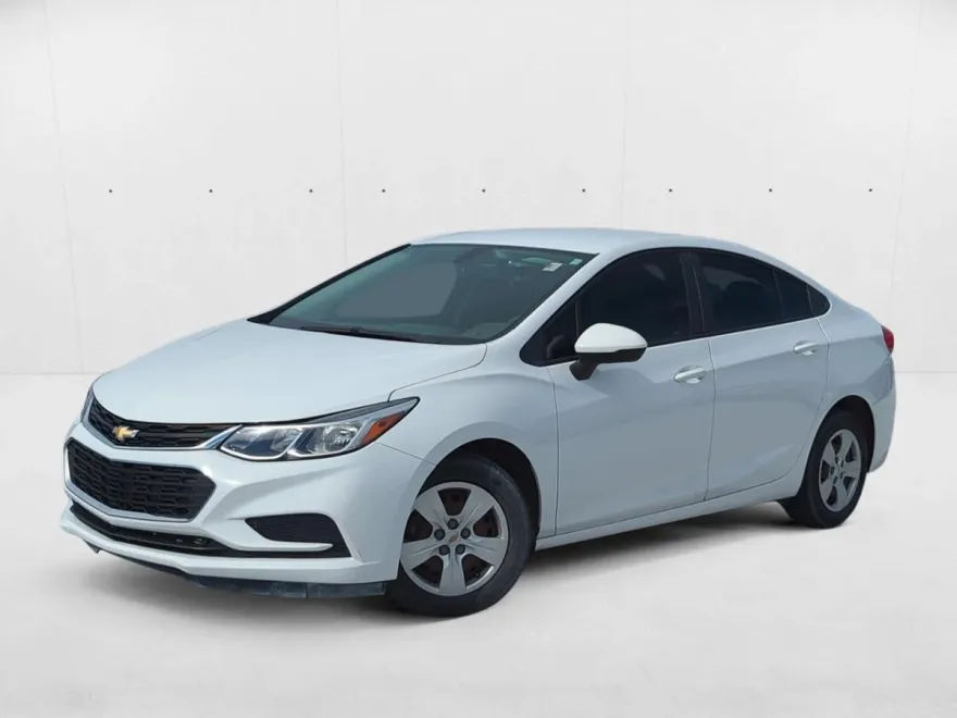 2018 Chevrolet Cruze LS photo 1