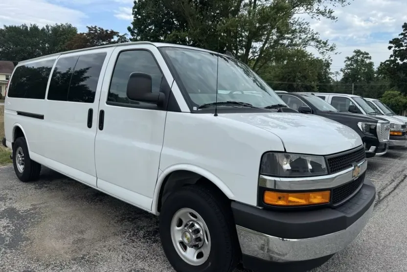 2024 Chevrolet Express Passenger 3500 photo 1