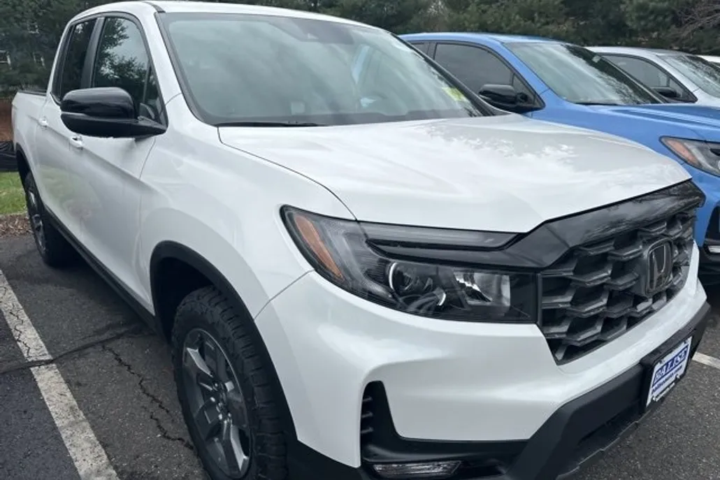2025 Honda Ridgeline TrailSport photo 1