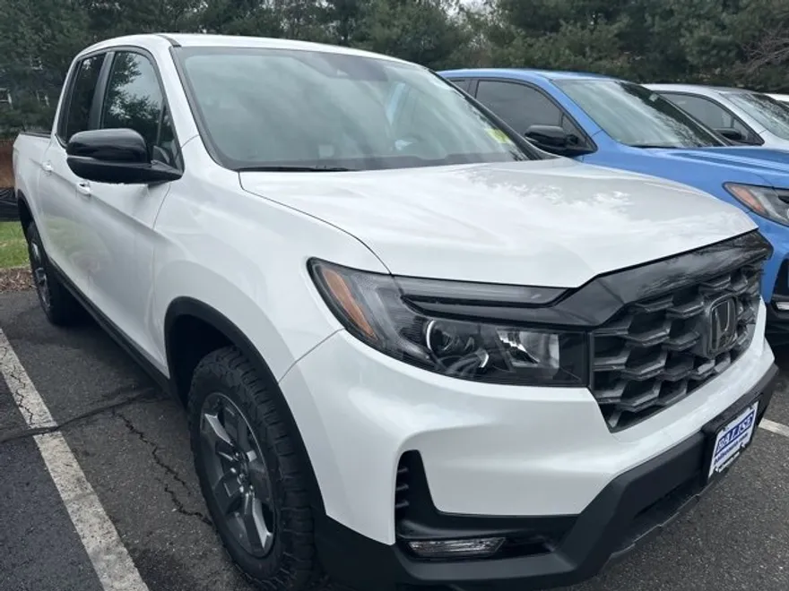 2025 Honda Ridgeline TrailSport photo 1