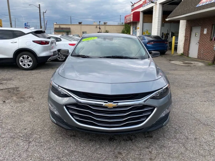 2023 Chevrolet Malibu 1LT photo 1