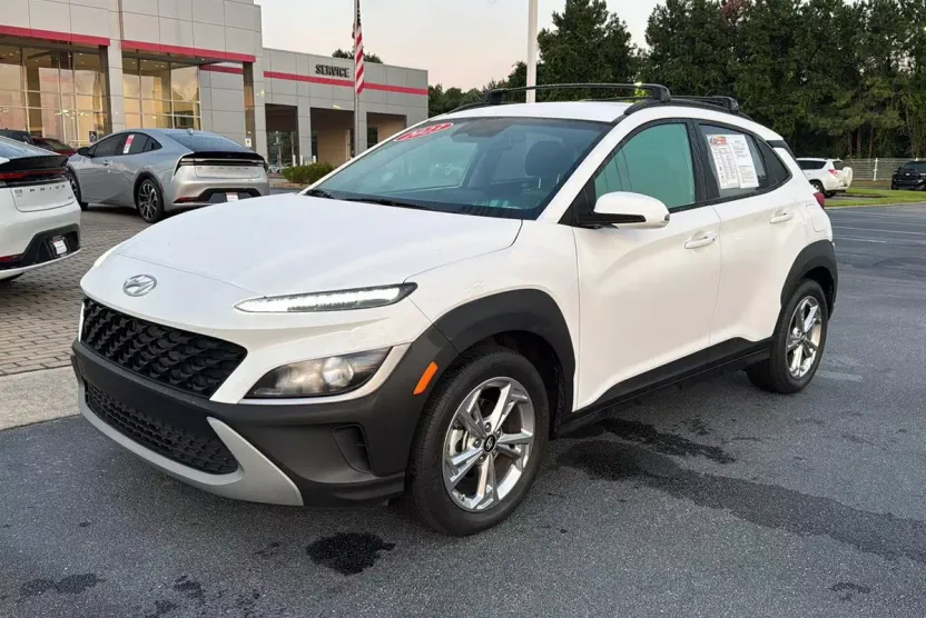 2023 Hyundai Kona SEL photo 1