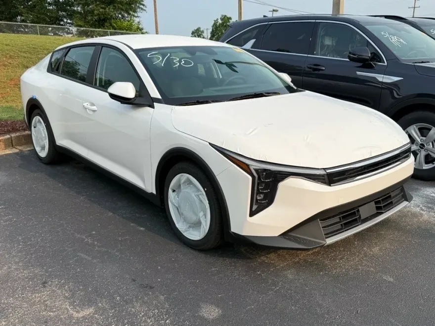 2025 Kia K4 EX photo 1
