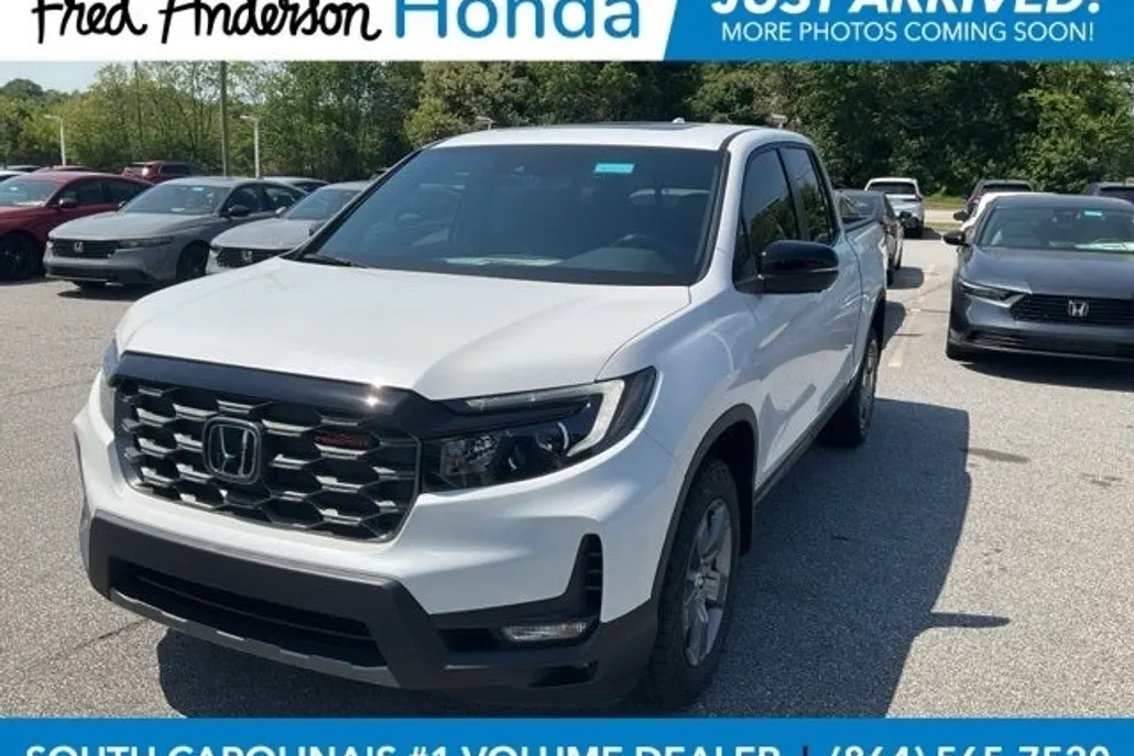2025 Honda Ridgeline TrailSport photo 1