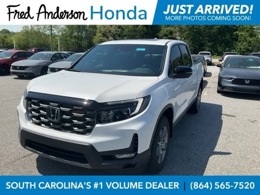 2025 Honda Ridgeline TrailSport photo 1