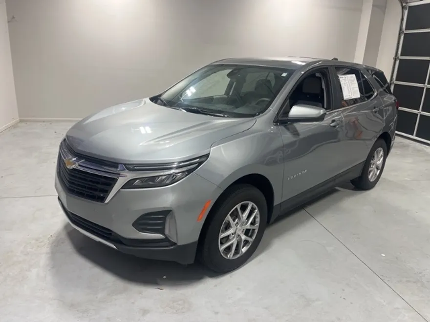 2024 Chevrolet Equinox LT photo 1