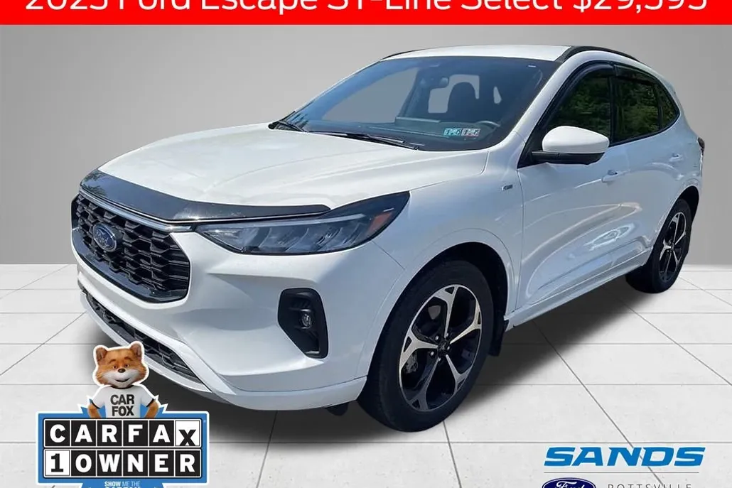 2023 Ford Escape ST-Line Select photo 1