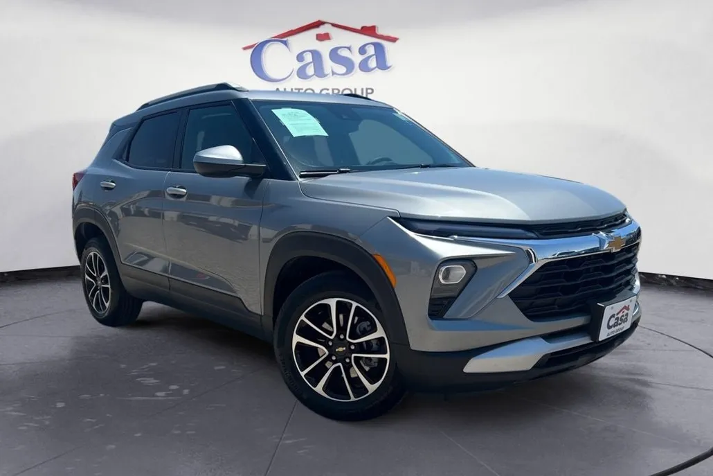 2025 Chevrolet Trailblazer LT photo 1