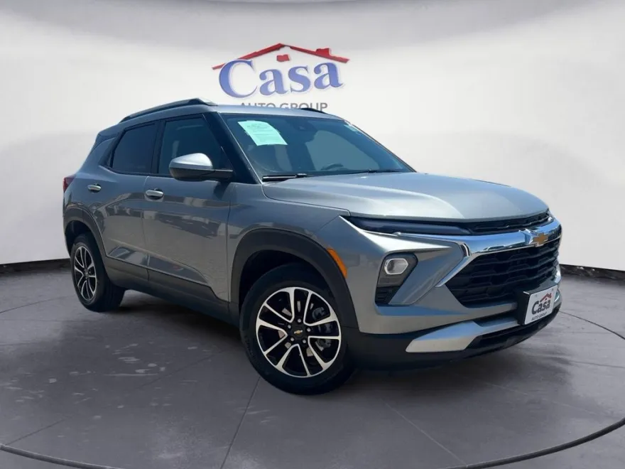 2025 Chevrolet Trailblazer LT photo 1