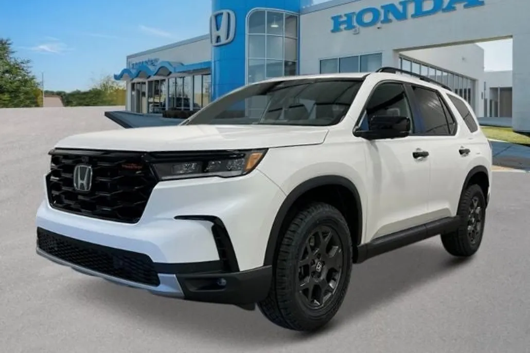 2025 Honda Pilot TrailSport photo 1