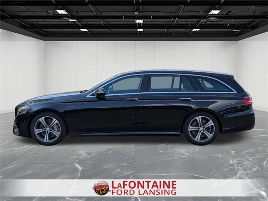 2017 Mercedes Benz E 400 photo 1