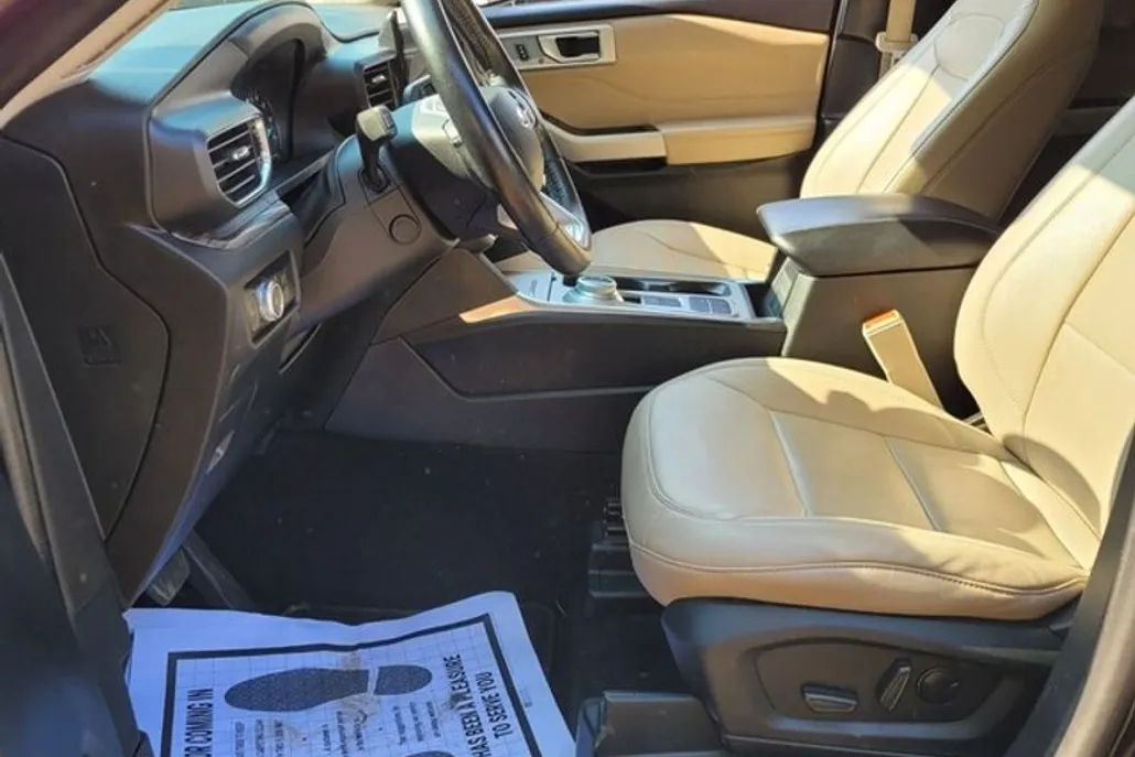 2023 Ford Explorer Limited photo 1