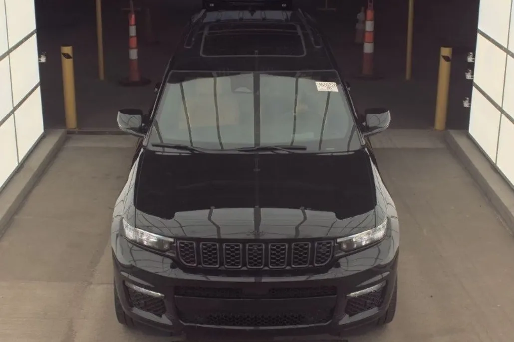 2024 Jeep Grand Cherokee L Summit photo 1
