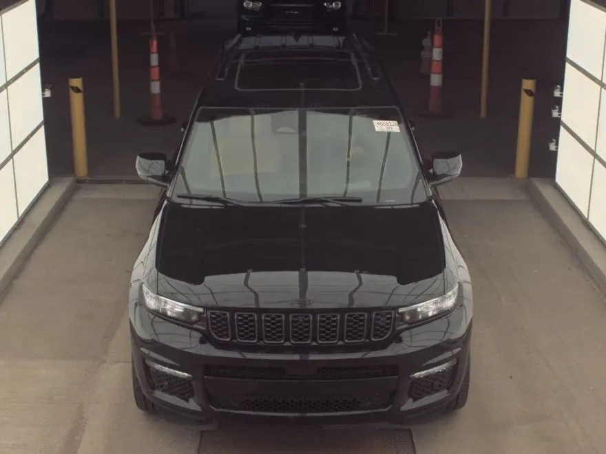 2024 Jeep Grand Cherokee L Summit photo 1