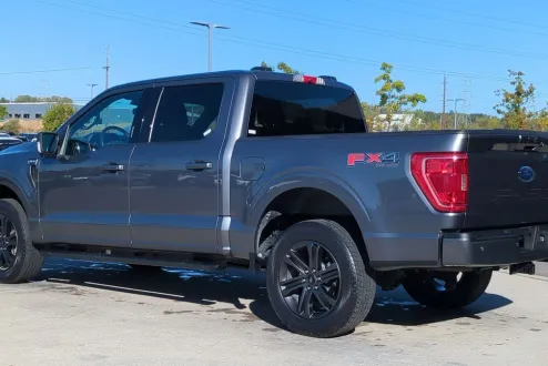 2022 Ford F-150 XLT photo 3