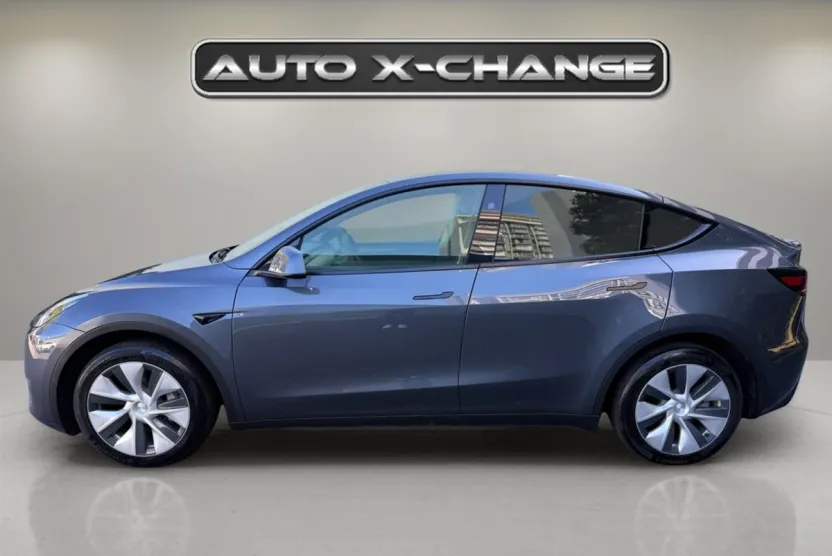 2023 Tesla Model Y Long Range photo 1