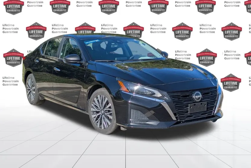 2024 Nissan Altima 2.5 SV photo 1