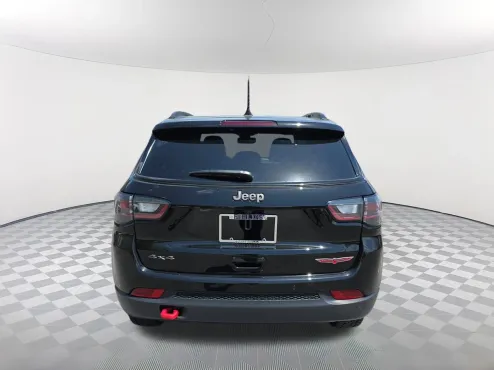 2025 Jeep Compass Trailhawk photo 4