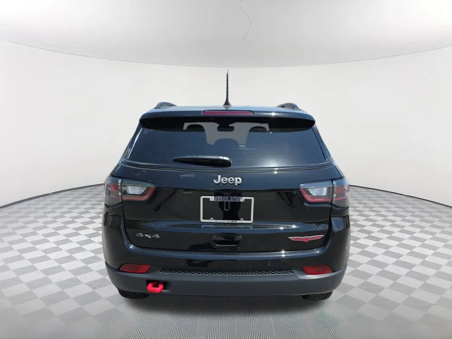 2025 Jeep Compass Trailhawk photo 4