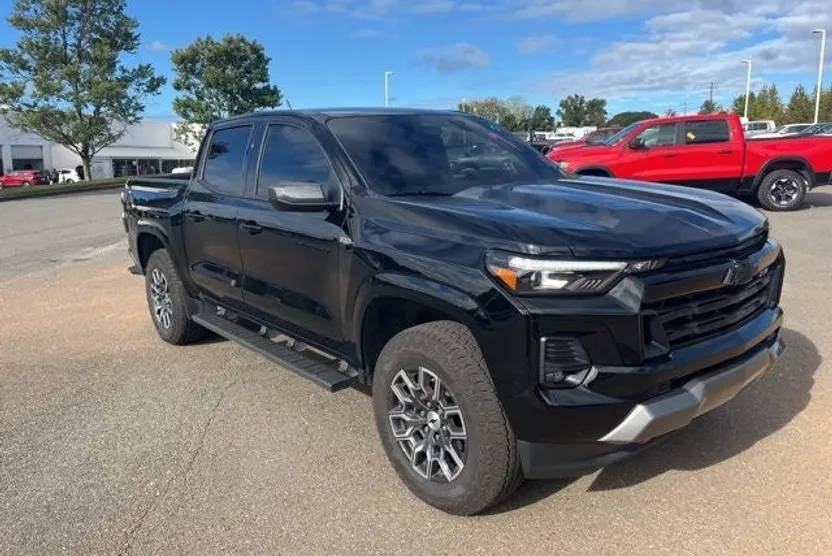 2025 Chevrolet Colorado Z71 photo 1