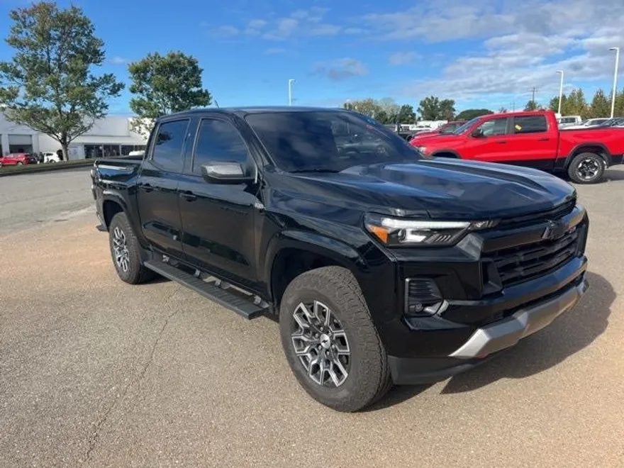 2025 Chevrolet Colorado Z71 photo 1