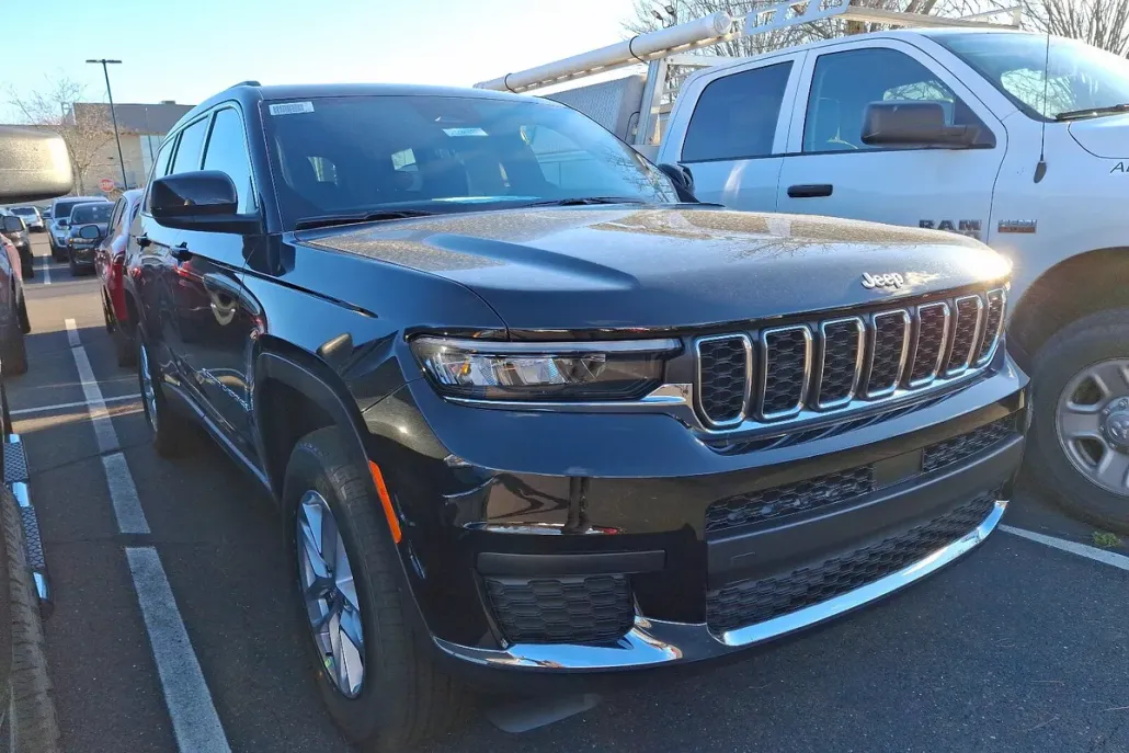 2025 Jeep Grand Cherokee Laredo X photo 1