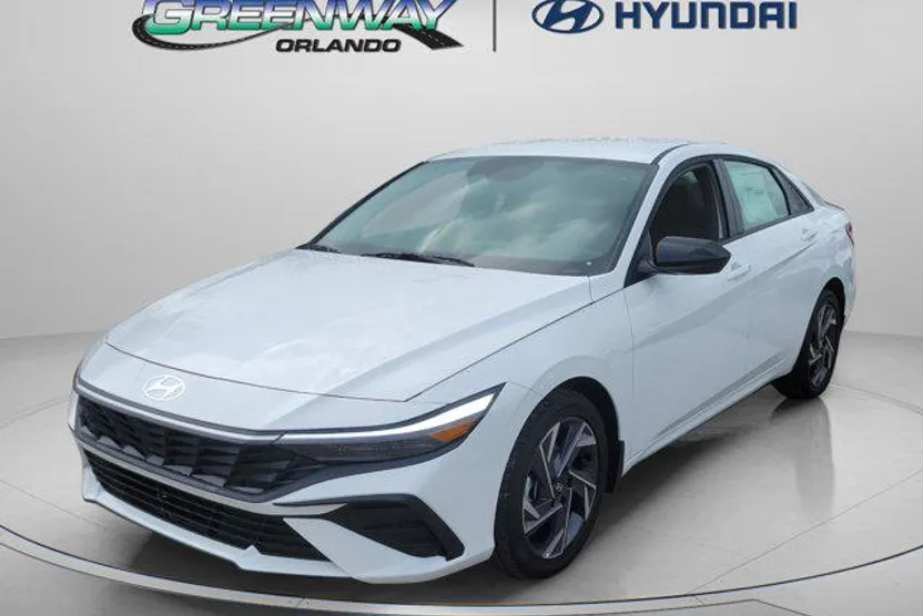 2025 Hyundai Elantra SEL Sport photo 1