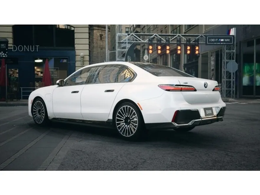 2026 Bmw 750e photo 1