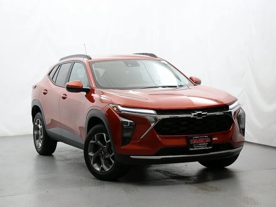 2024 Chevrolet Trax LT photo 1