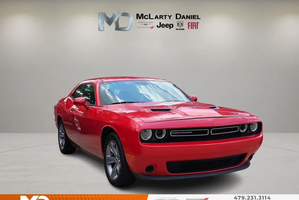 2019 Dodge Challenger SXT photo 1
