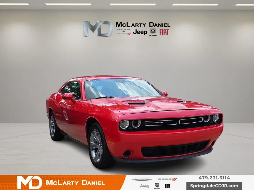 2019 Dodge Challenger SXT photo 1