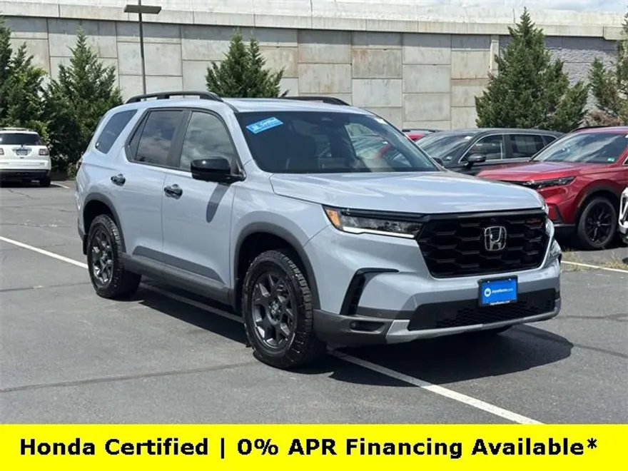 2025 Honda Pilot TrailSport photo 1