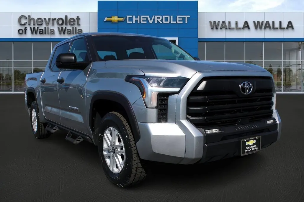 2022 Toyota Tundra SR5 photo 1