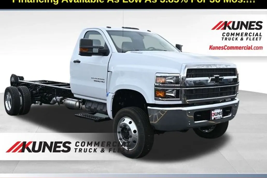 2024 Chevrolet Silverado 6500HD photo 1