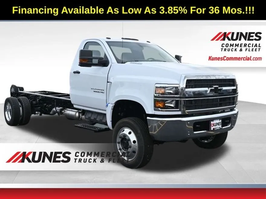 2024 Chevrolet Silverado 6500HD photo 1