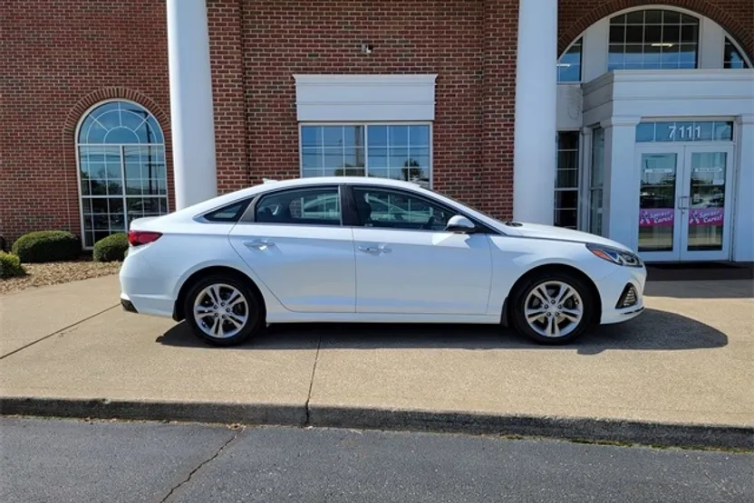2019 Hyundai Sonata SEL photo 1