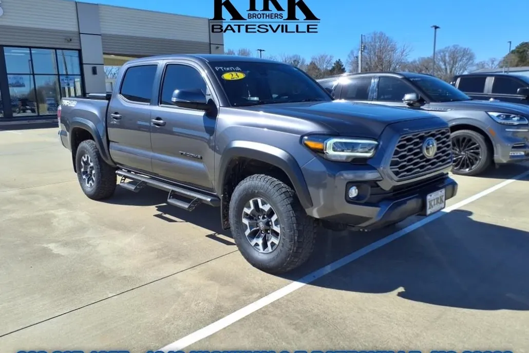 2023 Toyota Tacoma TRD photo 1