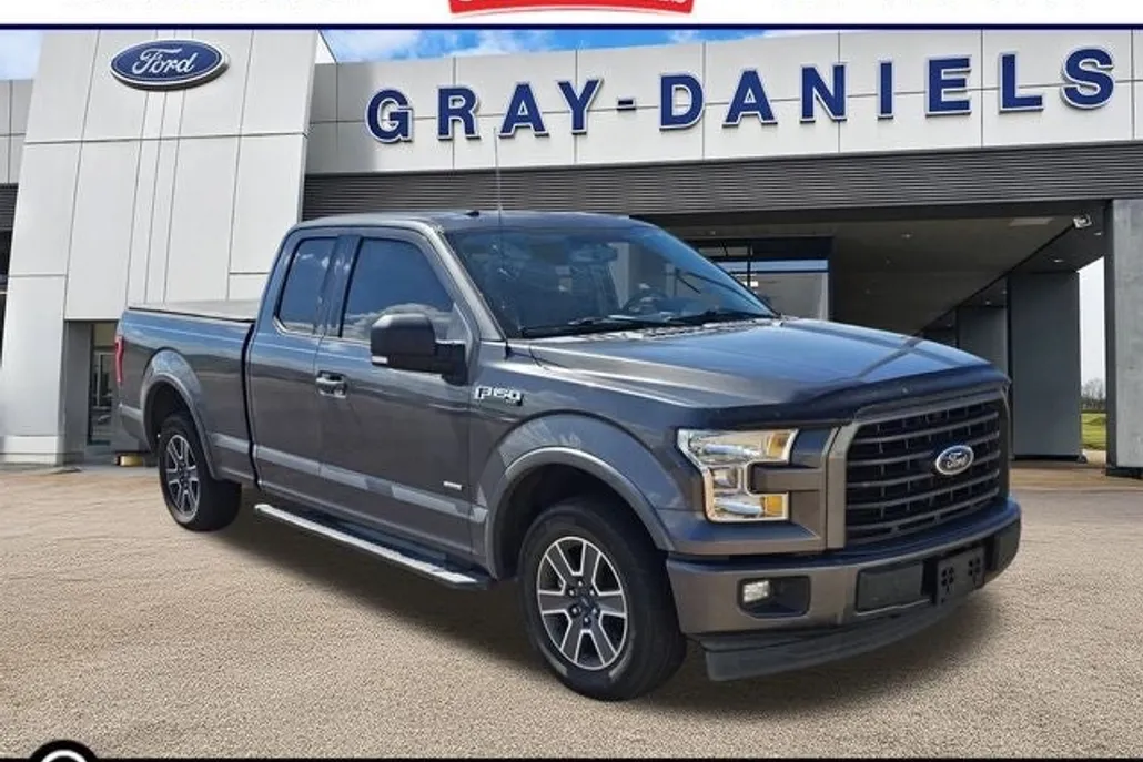 2017 Ford F-150 XLT photo 1