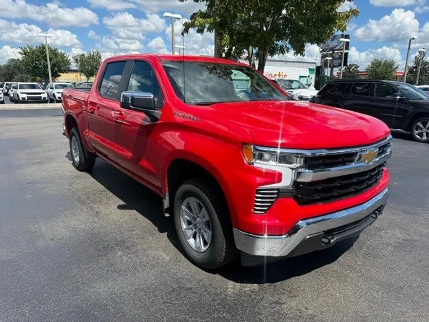 2025 Chevrolet Silverado 1500 LT photo 1