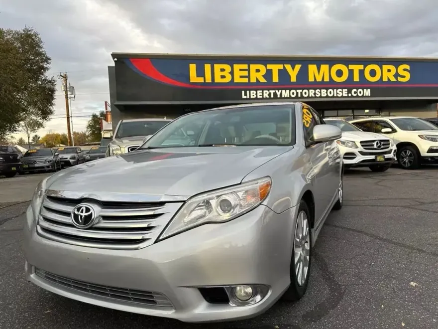 2012 Toyota Avalon photo 1