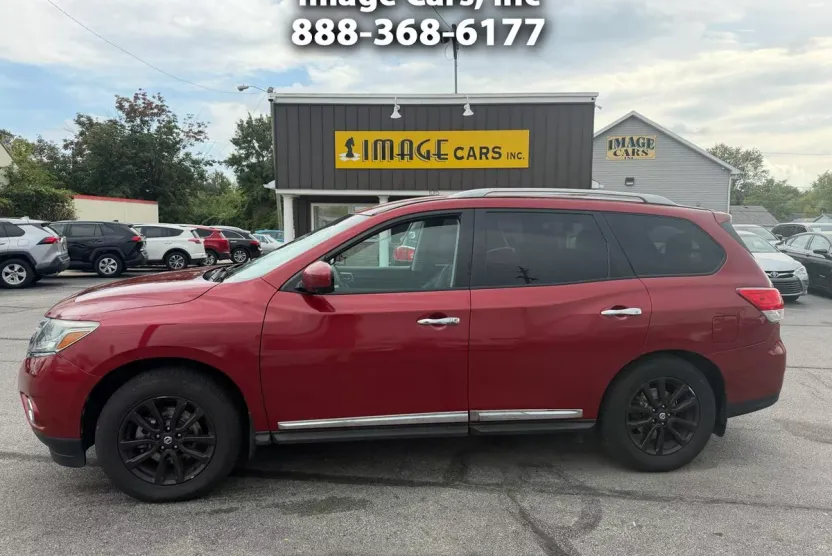 2015 Nissan Pathfinder SL photo 1