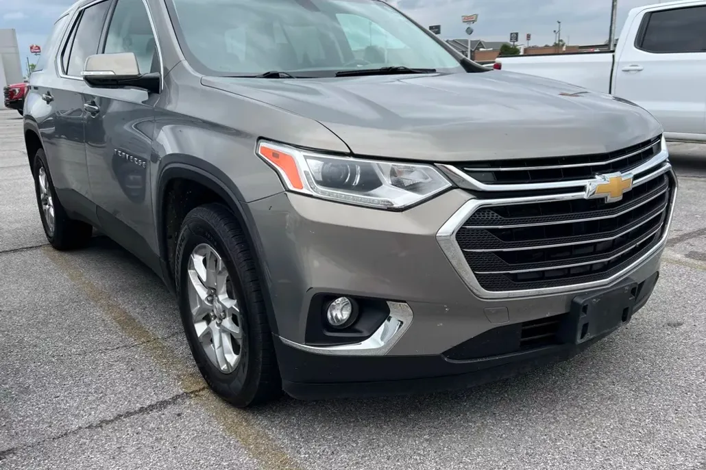 2018 Chevrolet Traverse Cloth 1LT photo 1